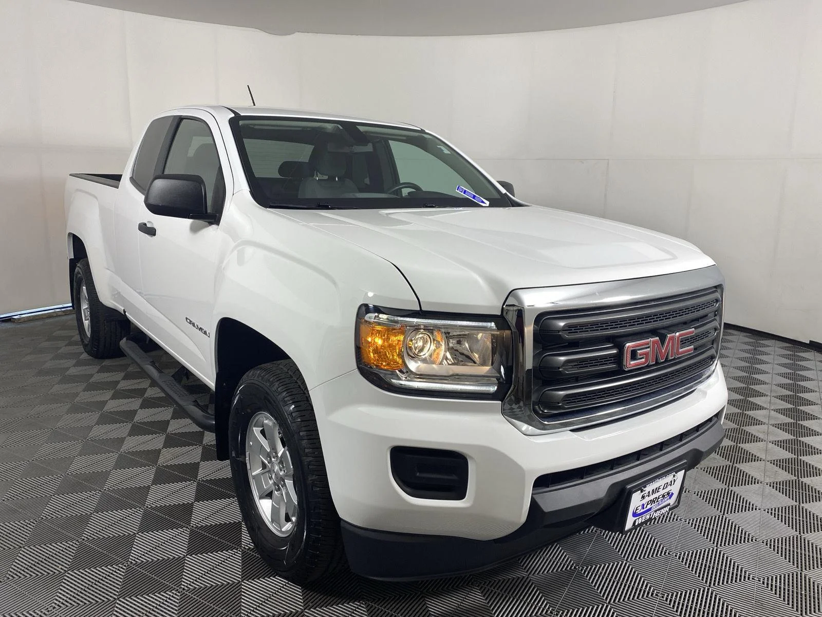 Used 2016 Summit White GMC 2WD image 9