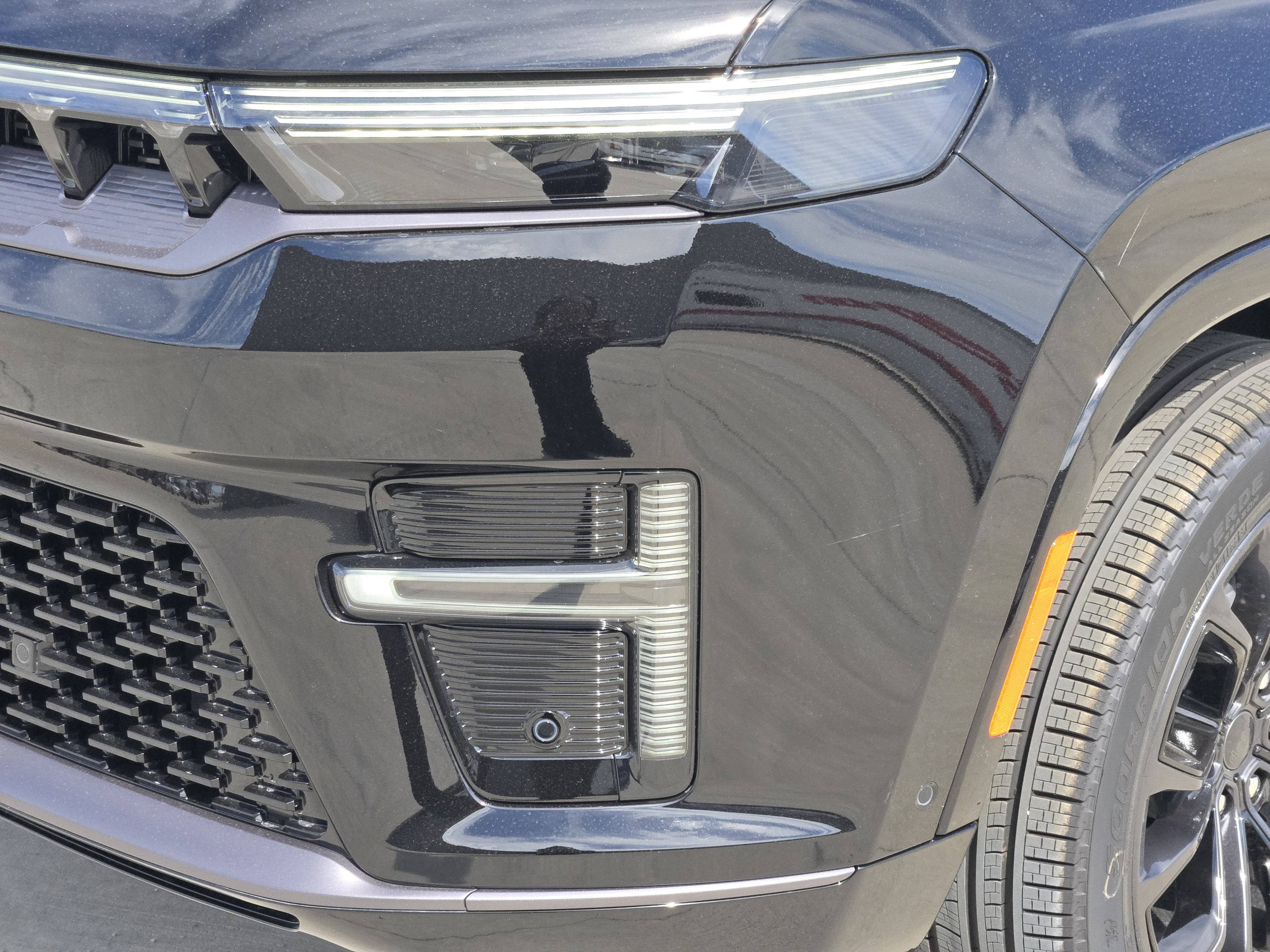 New 2026 High Gloss Black Exterior Paint Jeep Summit Reserve image 7
