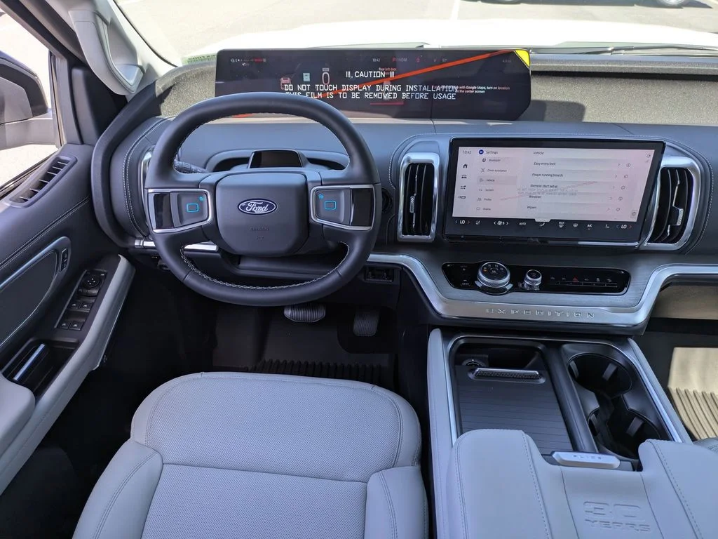 New 2027 Star White Metallic Tri-Coat Ford Platinum image 20