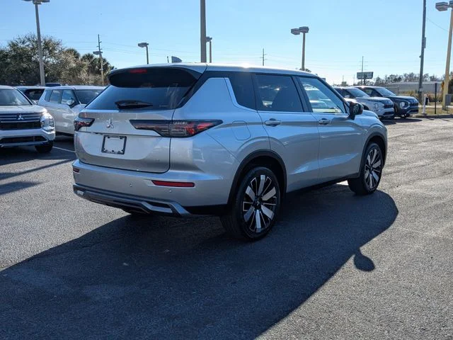 New 2026 Silver Mitsubishi SE image 6