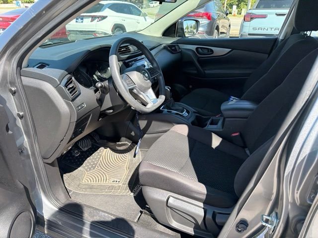 Used 2018 Gray Nissan S image 12