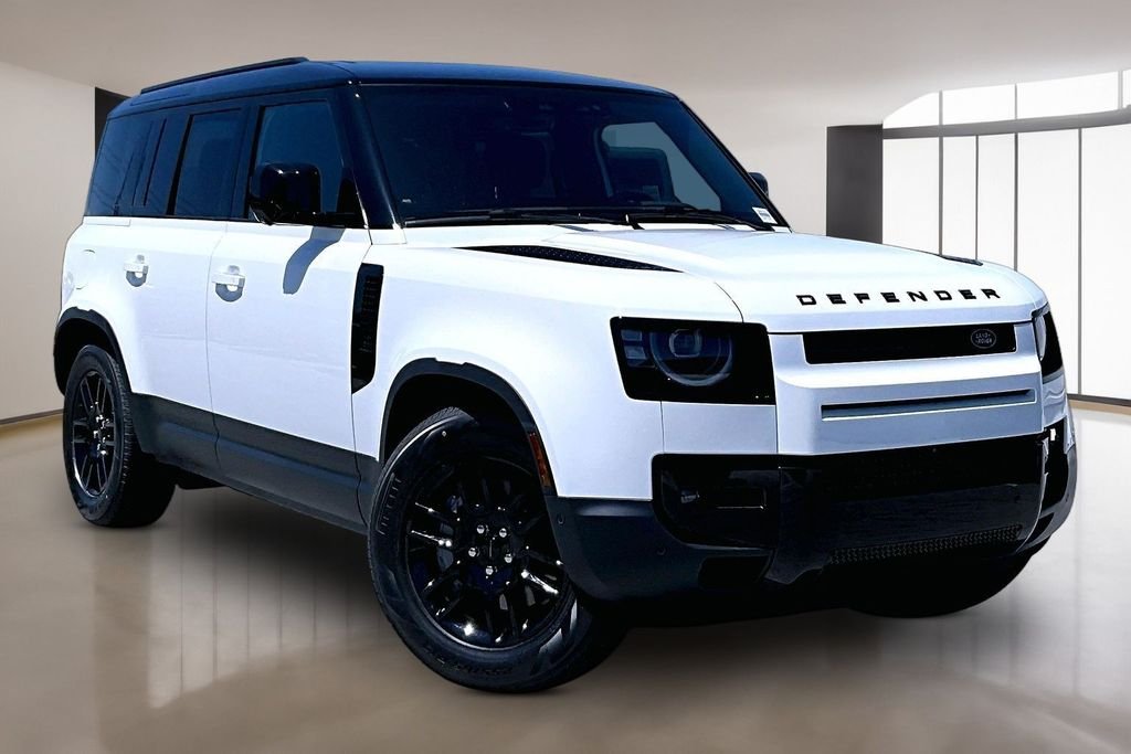 New 2026 FUJI WHITE Land Rover S image 2