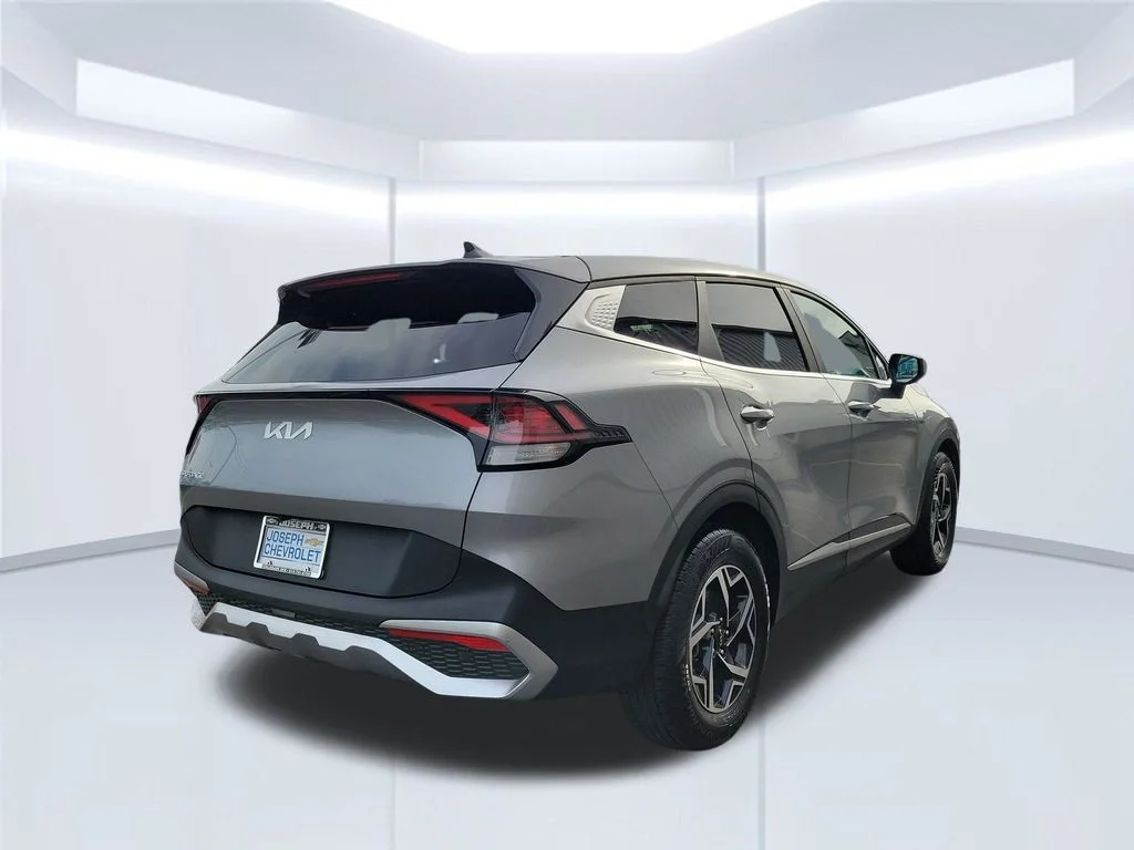 Used 2024 Gray Kia LX image 5