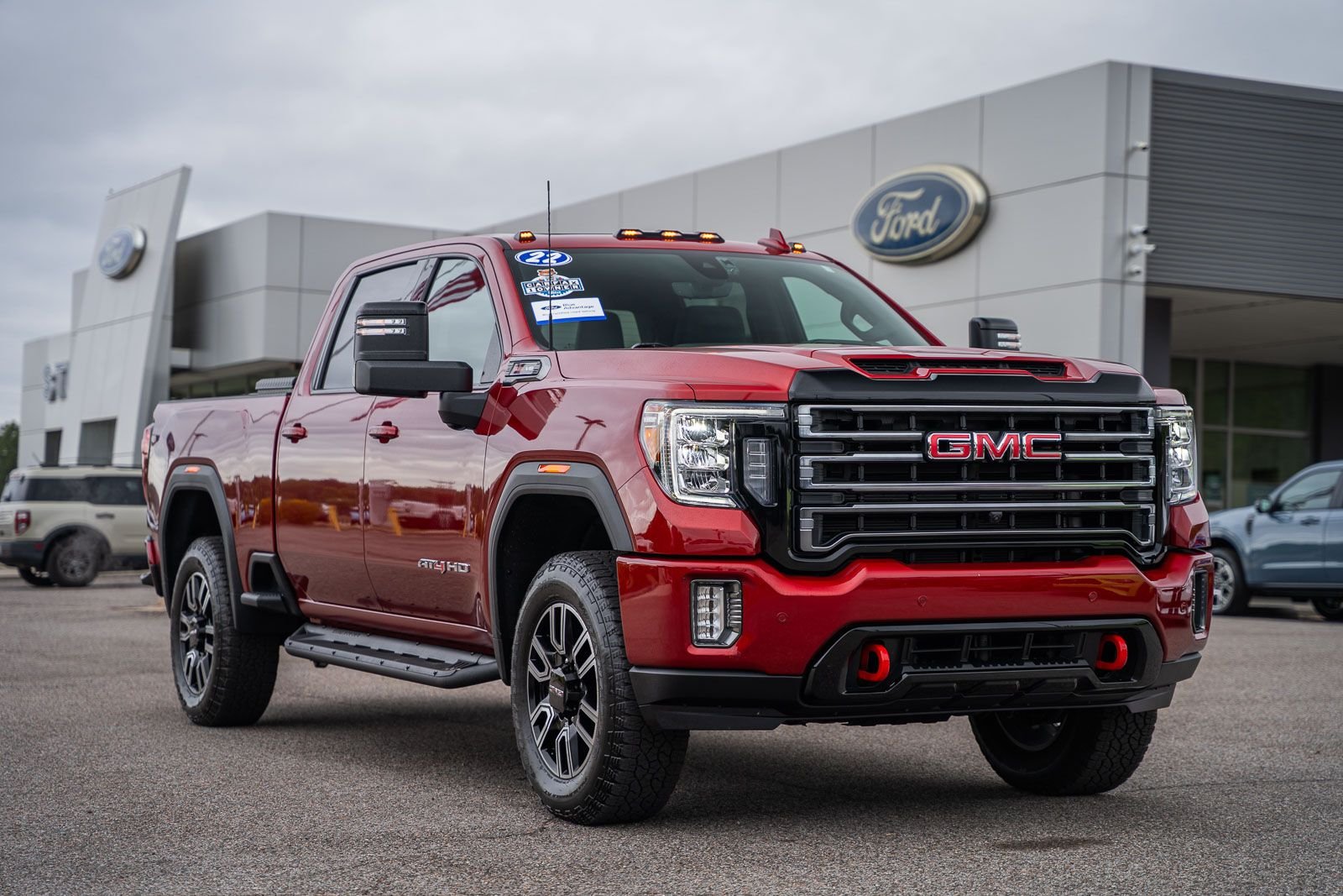 2022 GMC Sierra 4WD Crew Cab Standard Box AT4's photo
