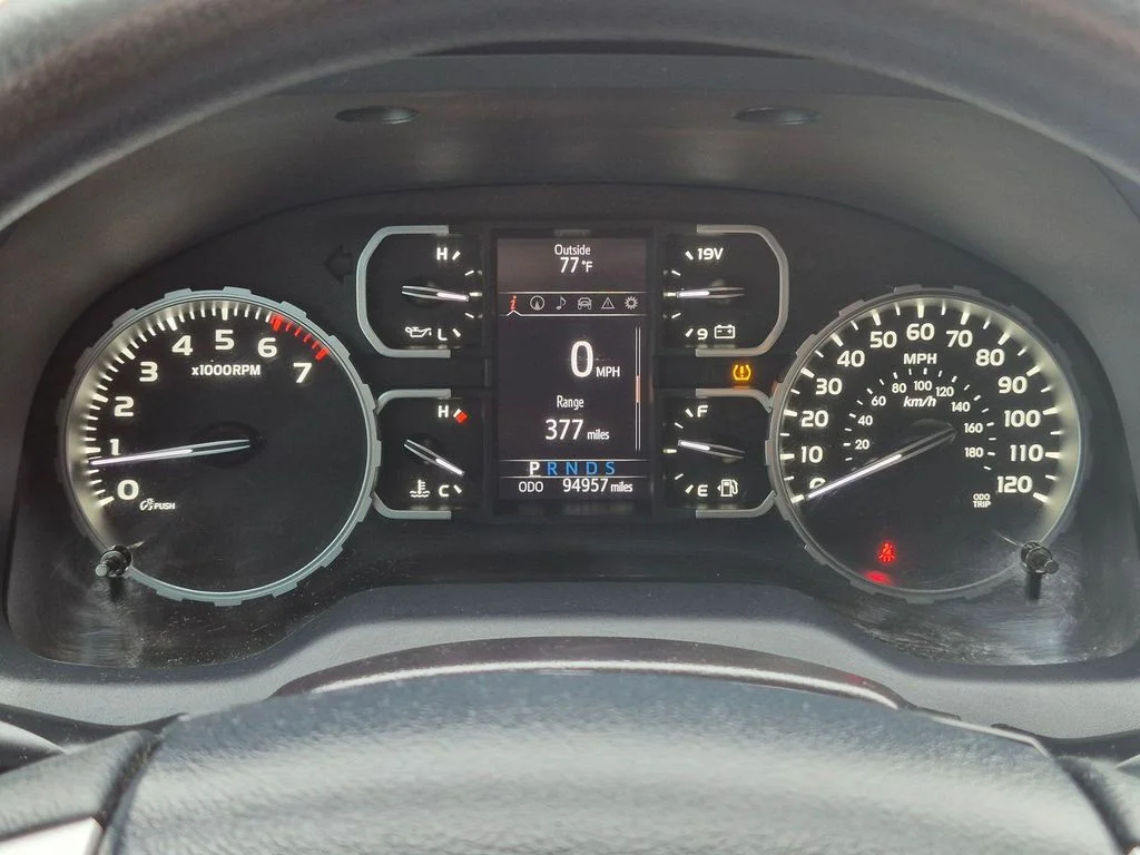 Used 2019 Midnight Black Metallic Toyota SR5 image 11