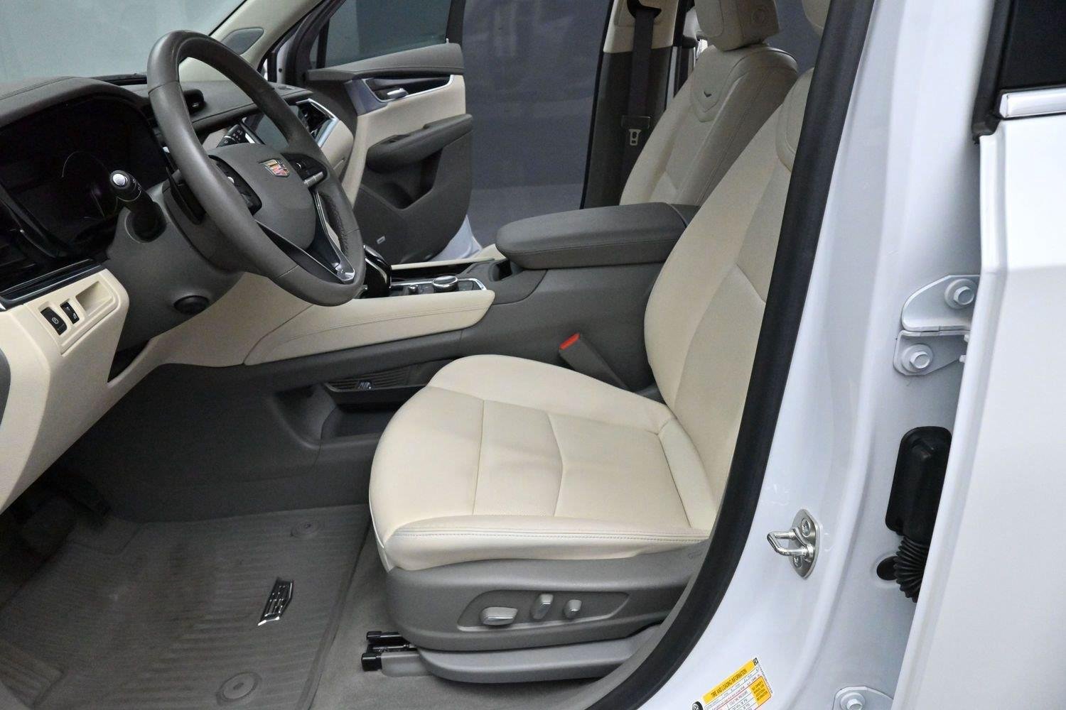 Used 2024 Crystal White Tricoat Cadillac Premium Luxury image 15