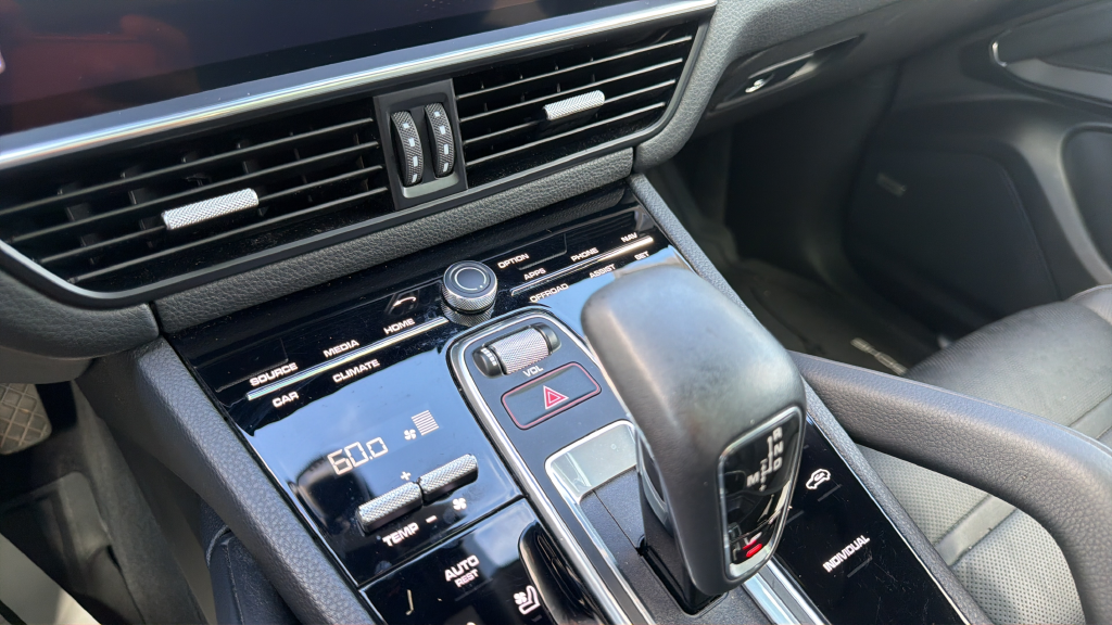 Used 2023 White Porsche Base image 24