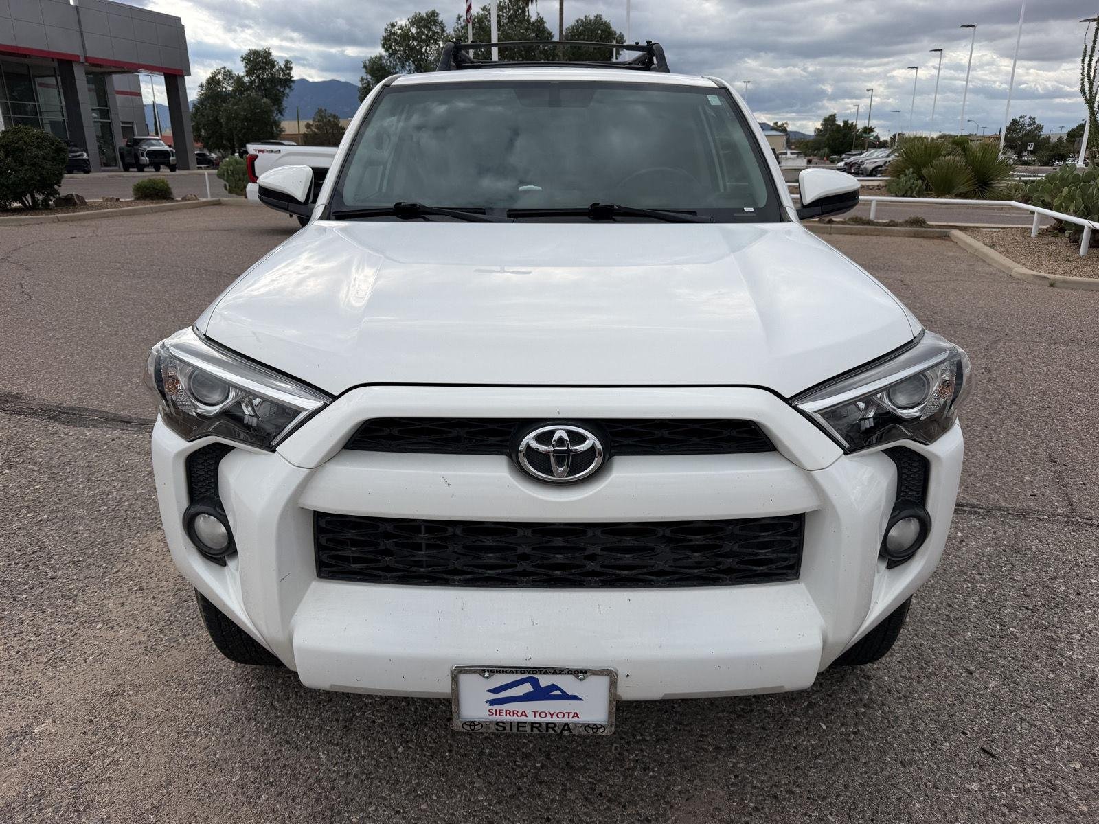 Used 2017 Super White Toyota SR5 image 8