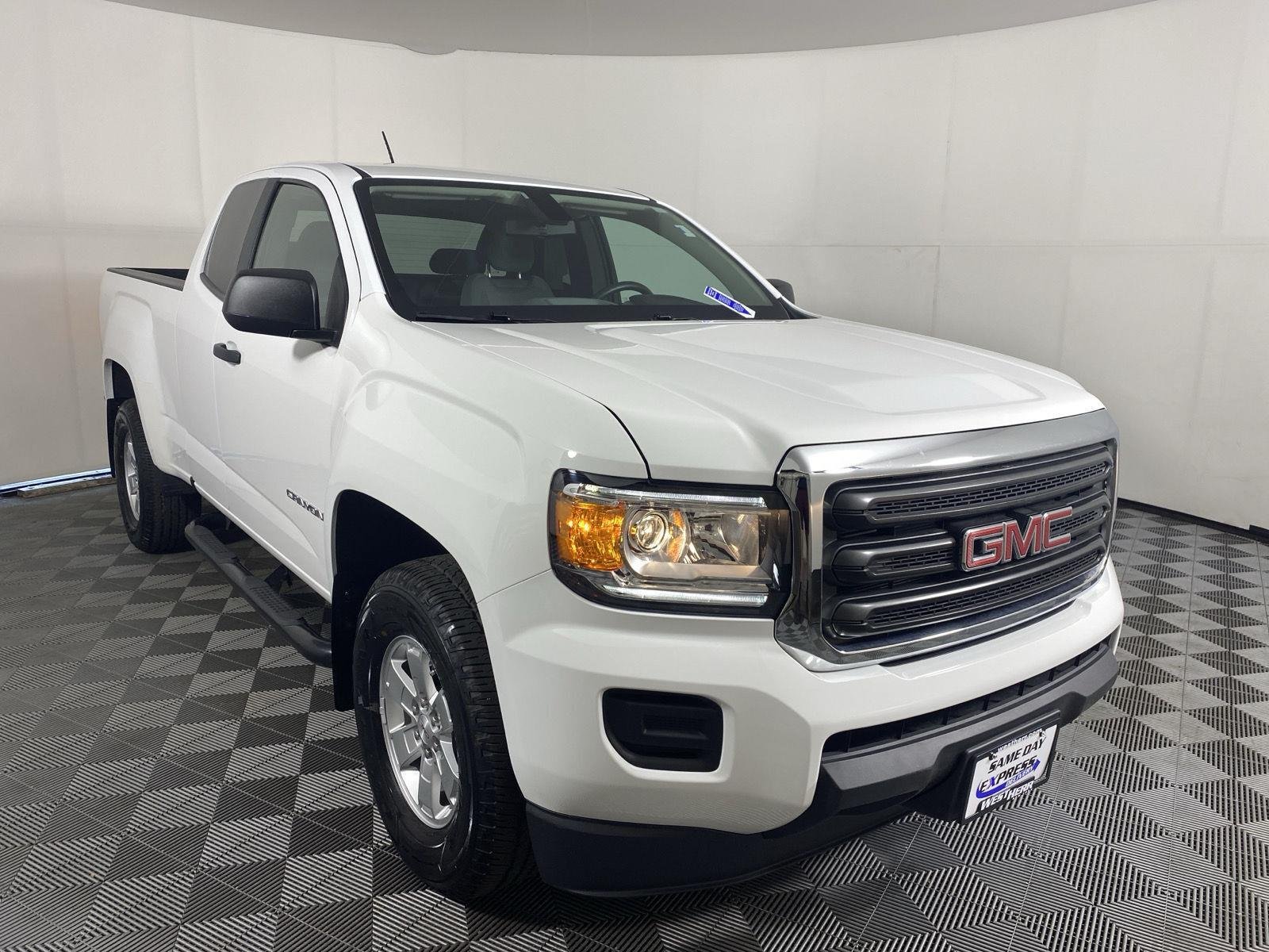 Used 2016 Summit White GMC 2WD image 9