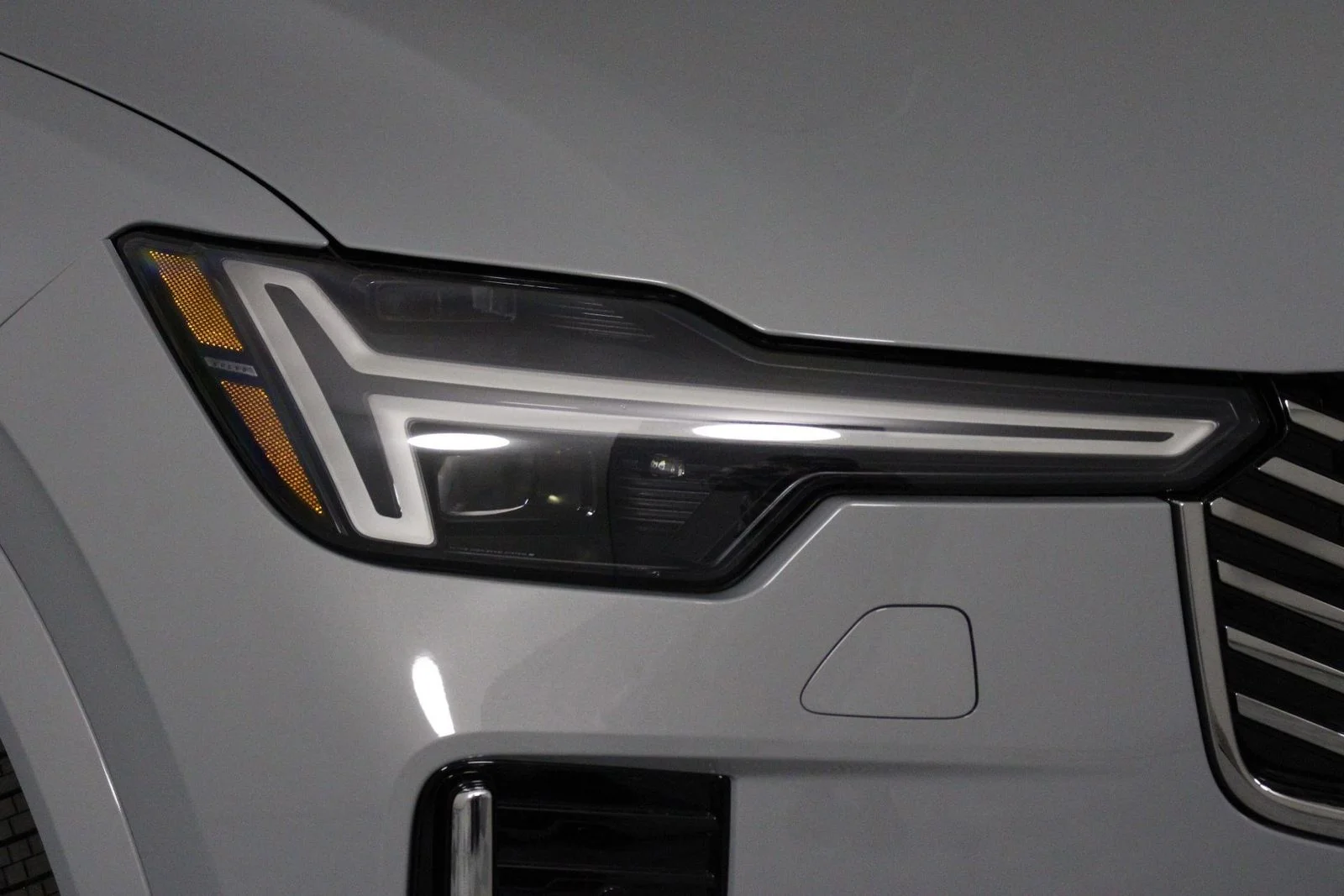 2026 Volvo XC90 Plus - Photo 14