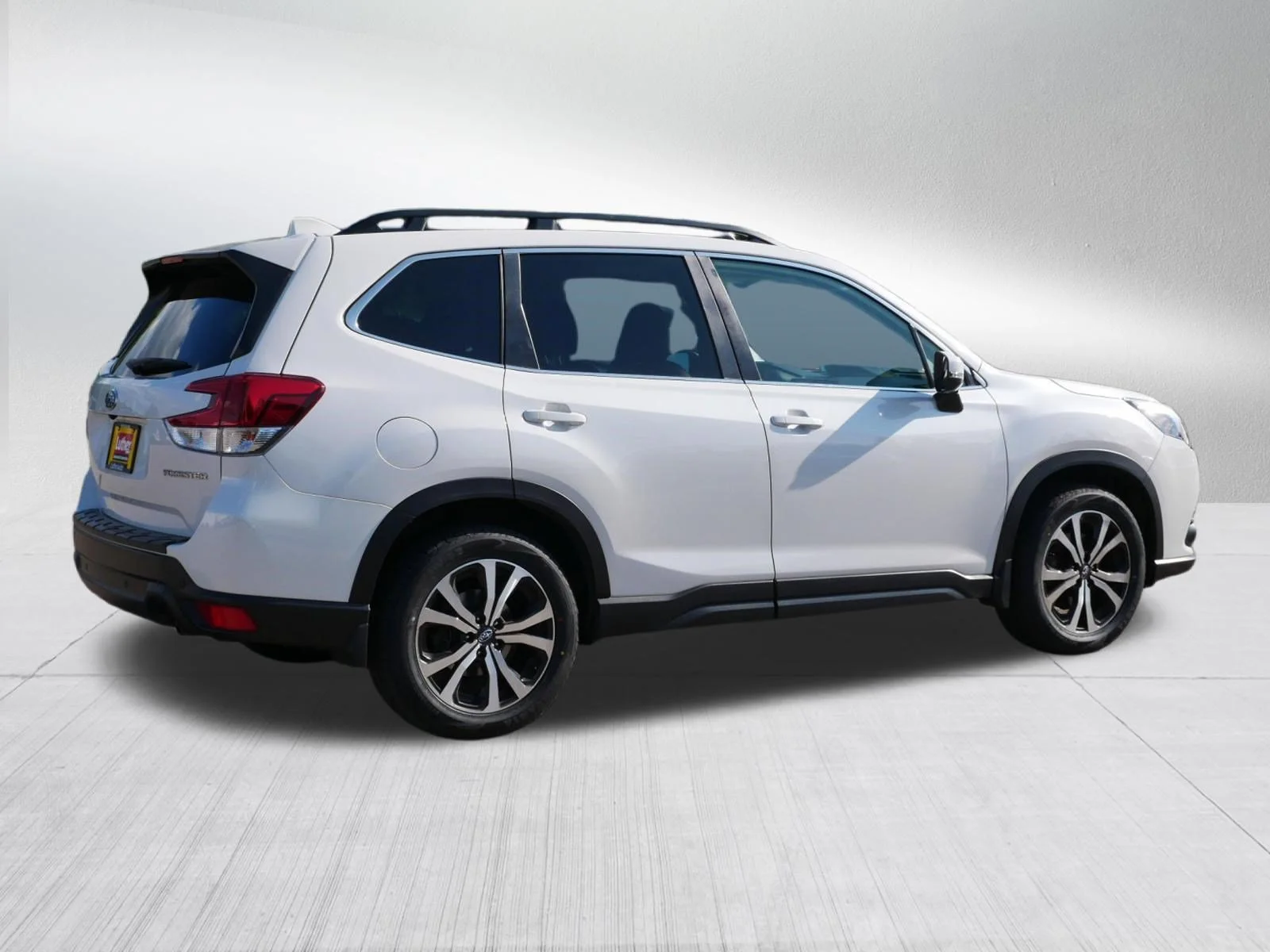 Used 2023 Crystal White Pearl Subaru Limited image 7