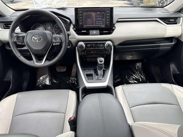 Used 2021 Black Toyota XLE Premium image 16
