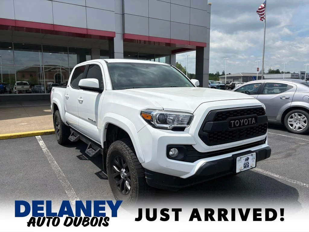 Used 2017 White Toyota SR5 image 1