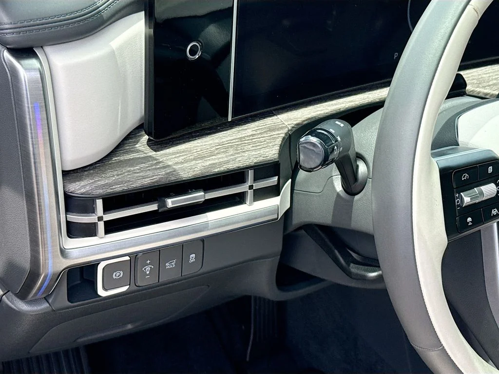 Used 2025 Gray Hyundai Calligraphy image 11
