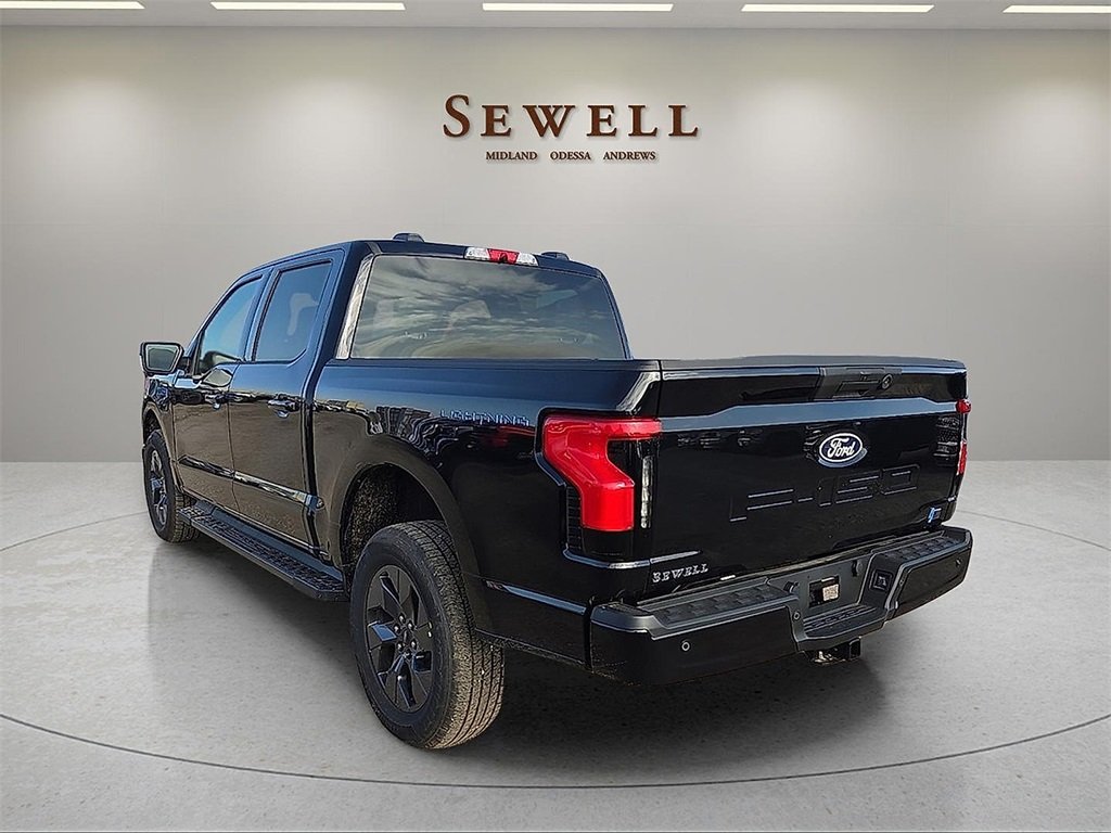 2025 Ford F-150 Lightning photo 3