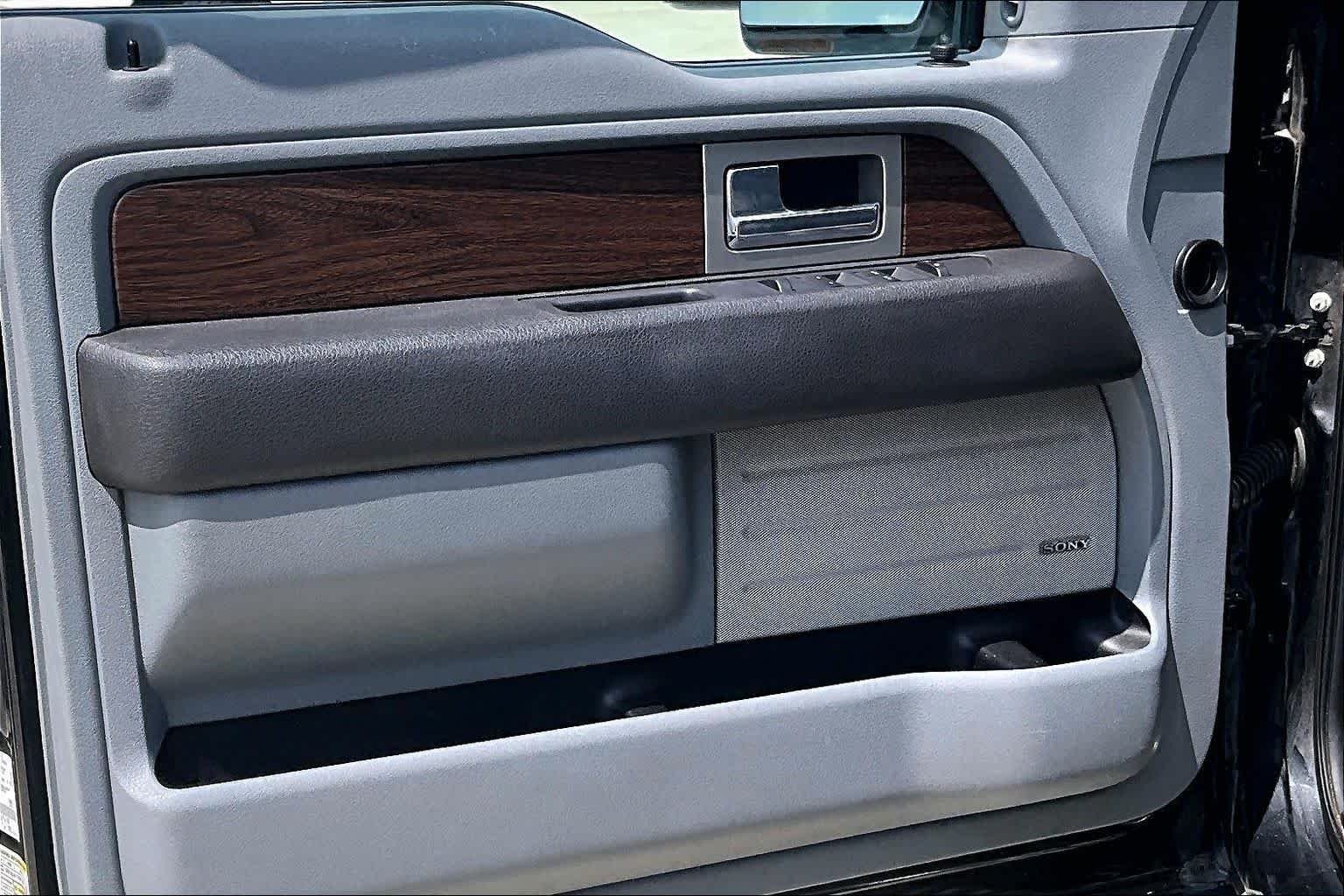 Used 2013 Tuxedo Black Metallic Ford Lariat image 19