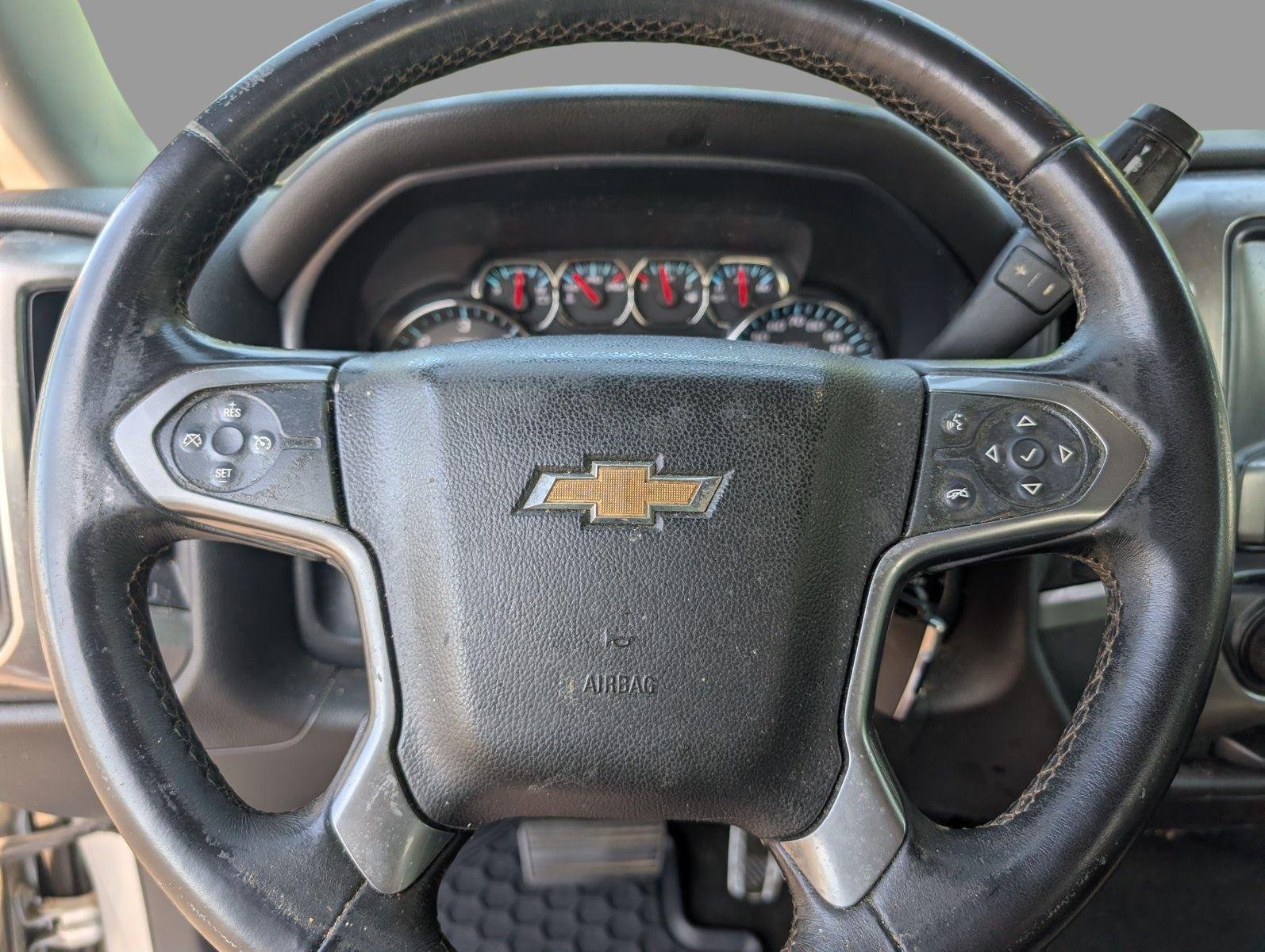 Used 2014 SILVER ICE METALLIC Chevrolet LT image 22