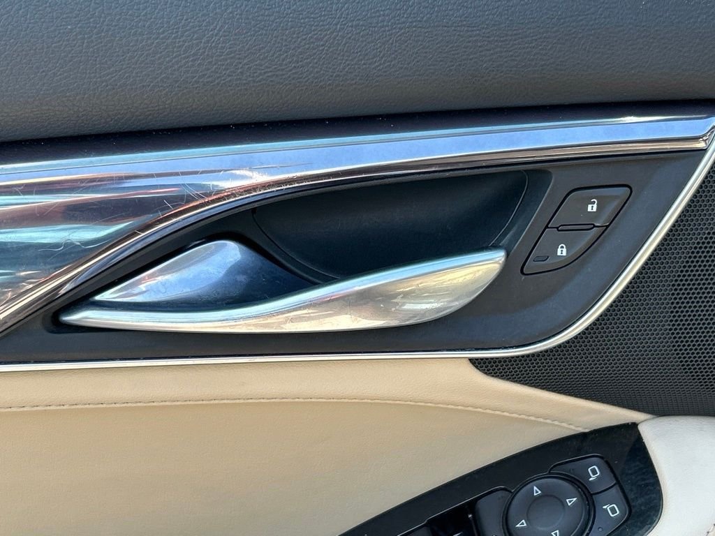 Used 2020 Red Cadillac Luxury image 18