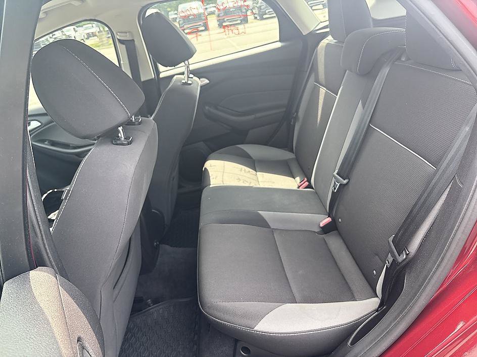 Used 2013 Ruby Red Metallic Tinted Clearcoat Ford SE image 21