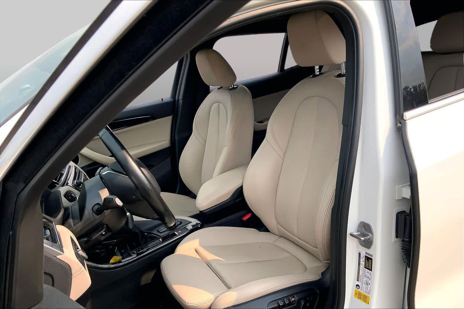 Used 2018 Alpine White BMW sDrive28i image 8