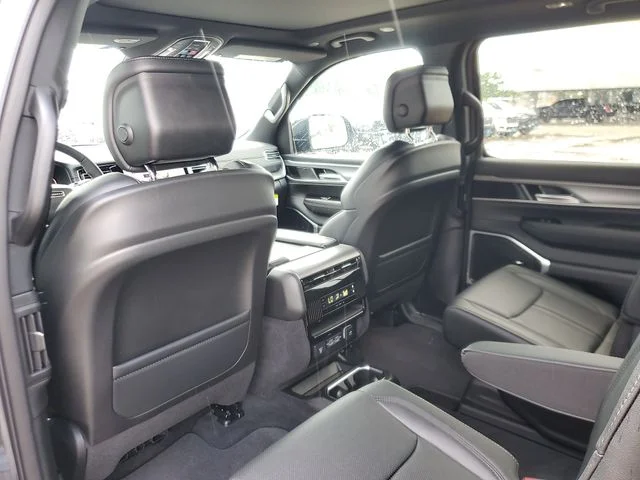 New 2026 Baltic-Gray Metallic Clear-Coat Exterior Paint Jeep  image 12