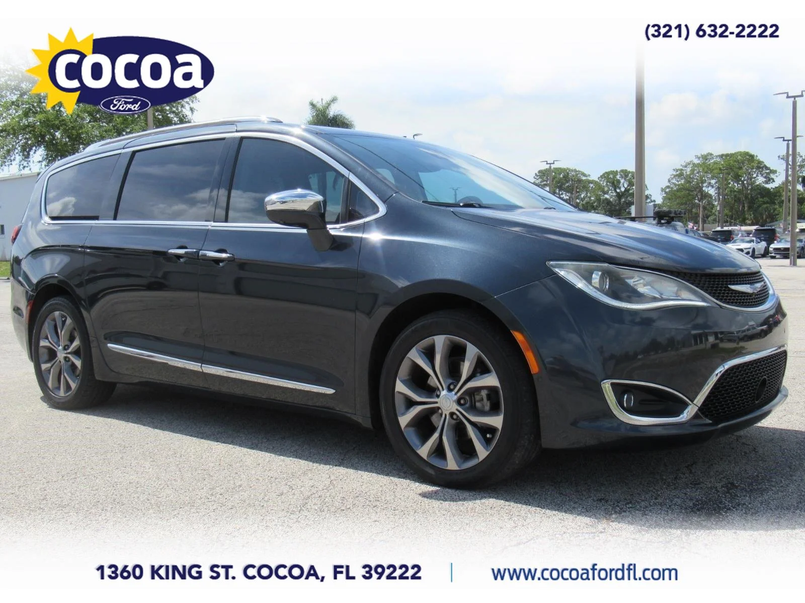 2019 Chrysler Pacifica Limited's photo
