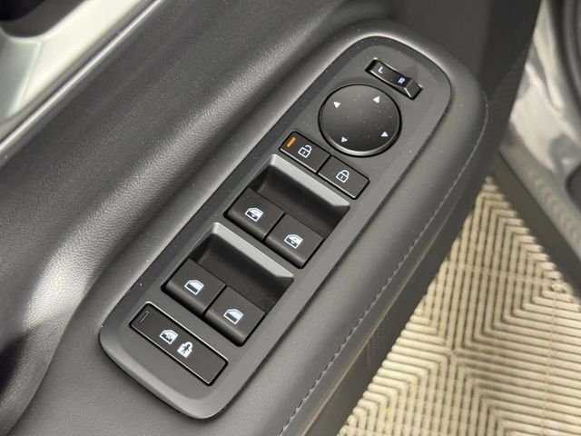 Used 2025 Gray Hyundai SEL image 18