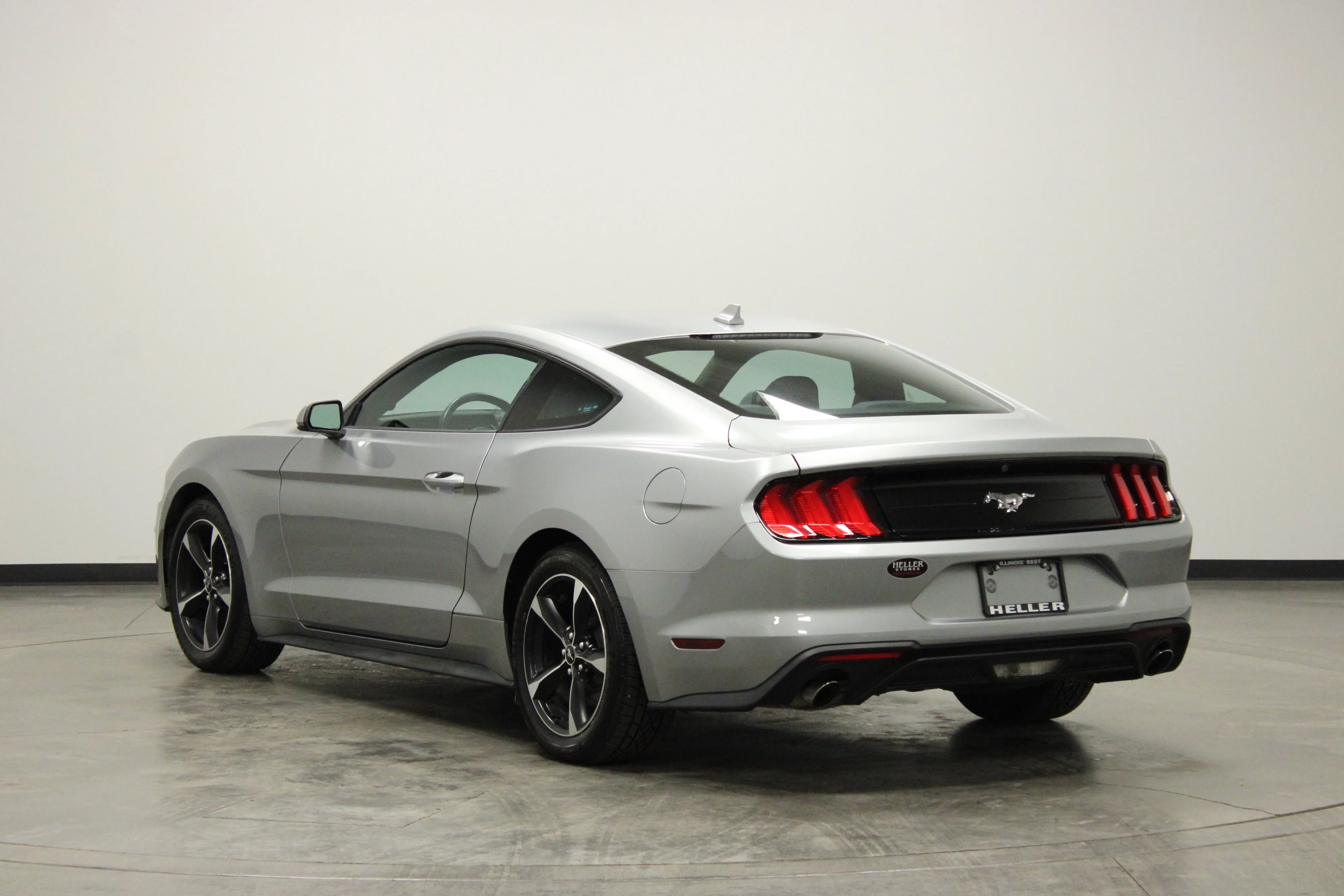 2022 Ford Mustang EcoBoost - Photo 6