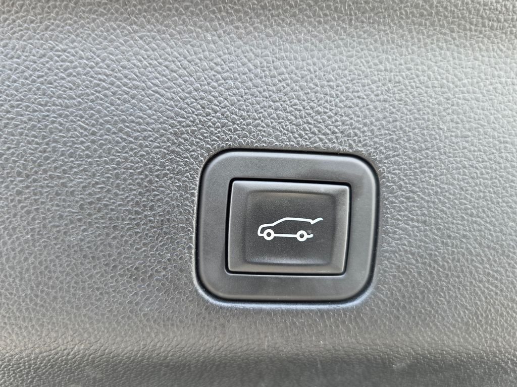 2025 Chevrolet Tahoe LT - Photo 13