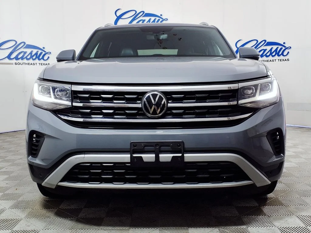 Used 2020 Gray Volkswagen 3.6L V6 SE w/Technology image 3