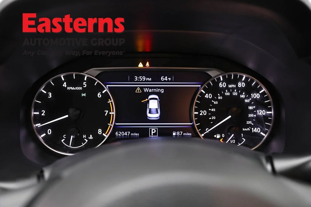 Used 2022 Silver Nissan 2.5 SV image 18