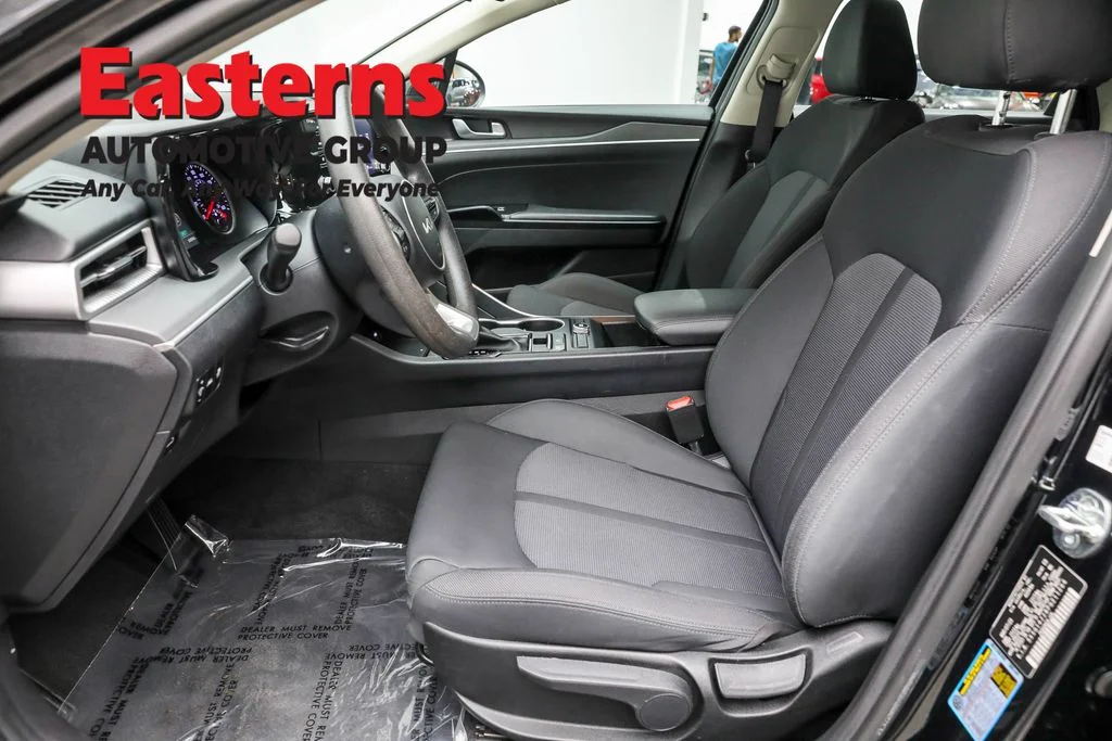 Used 2023 Black Kia LXS image 14