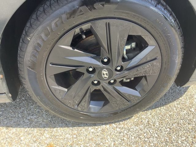 Used 2021 Gray Hyundai SEL image 32