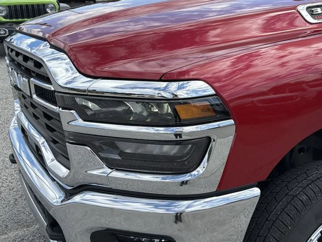 New 2026 Molten Red Pearl-Coat Exterior Paint RAM Tradesman image 8