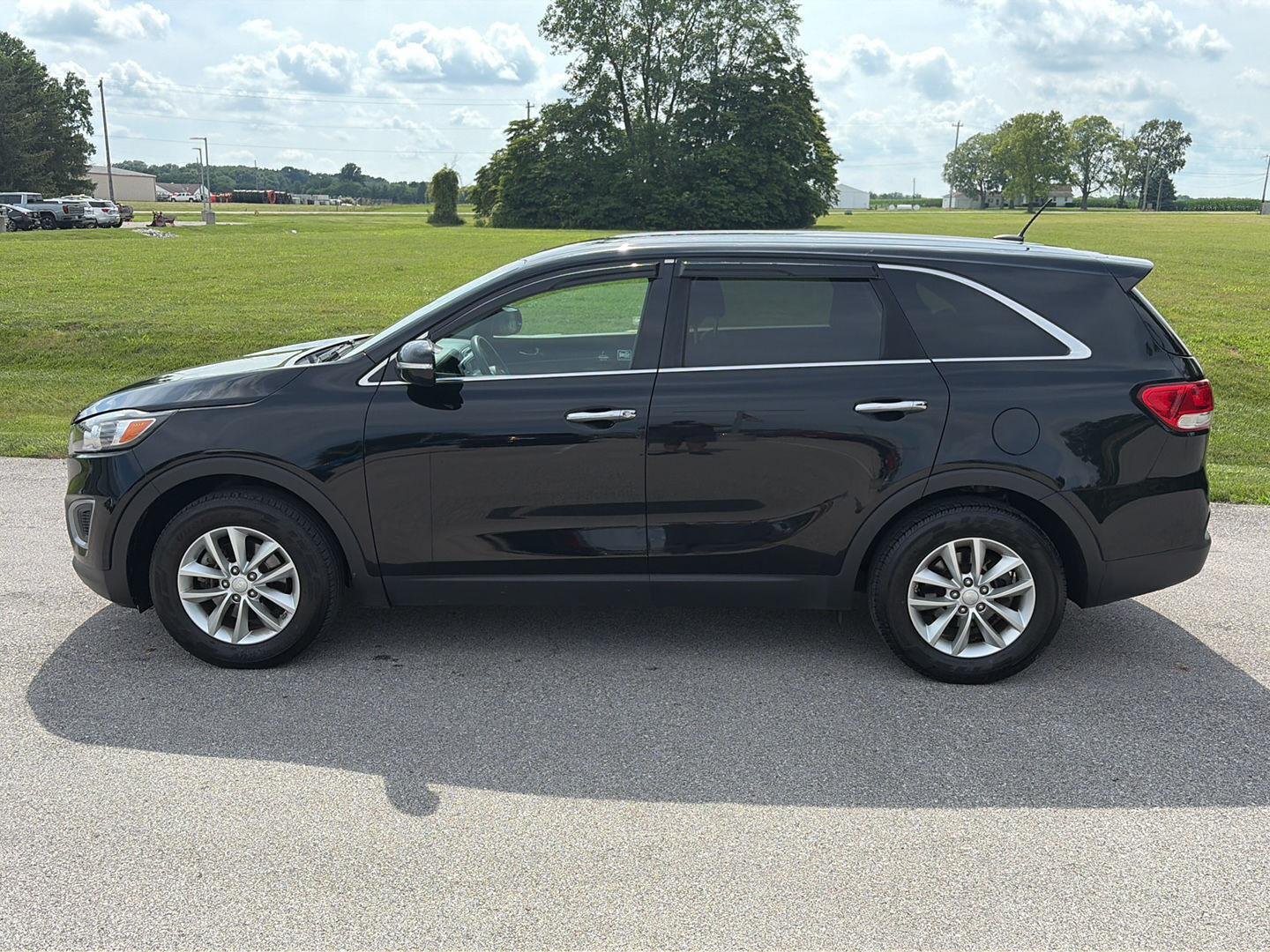 Used 2016  Kia L image 5