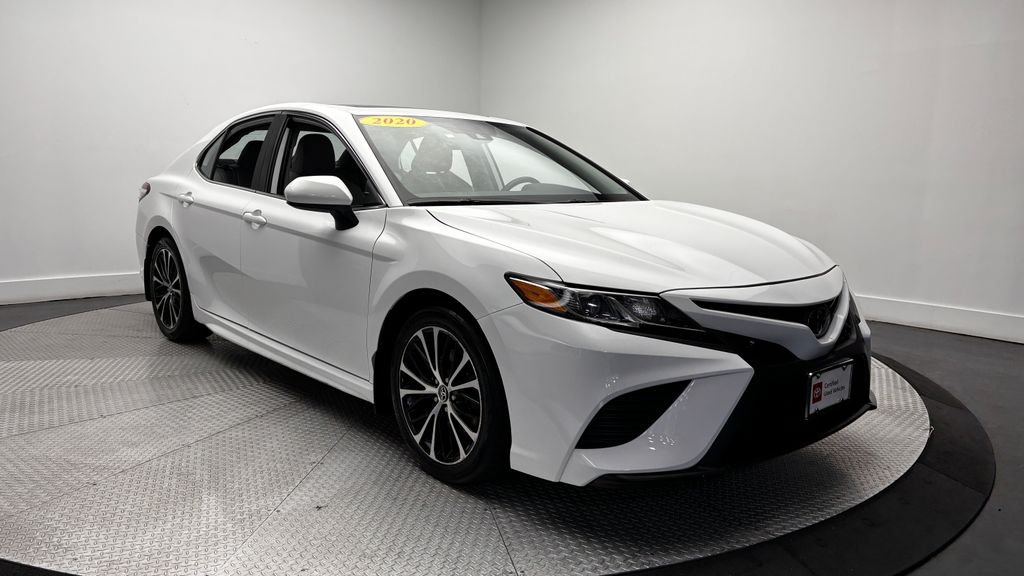 Used 2020 White Toyota SE image 34