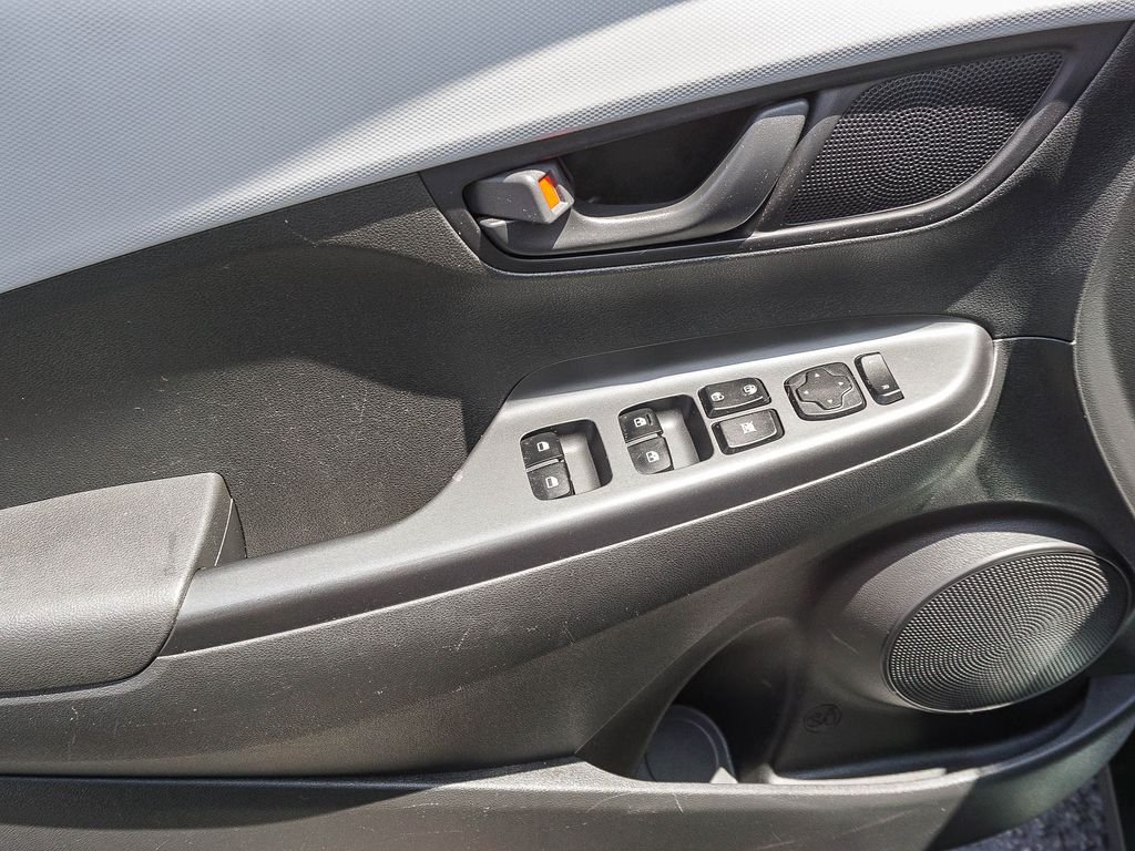 Used 2018 White Hyundai SEL image 18