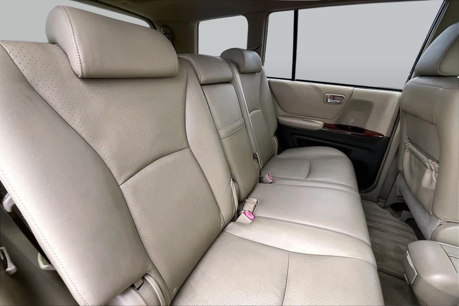 Used 2007 Salsa Red Pearl Toyota Limited w/3rd Row image 19
