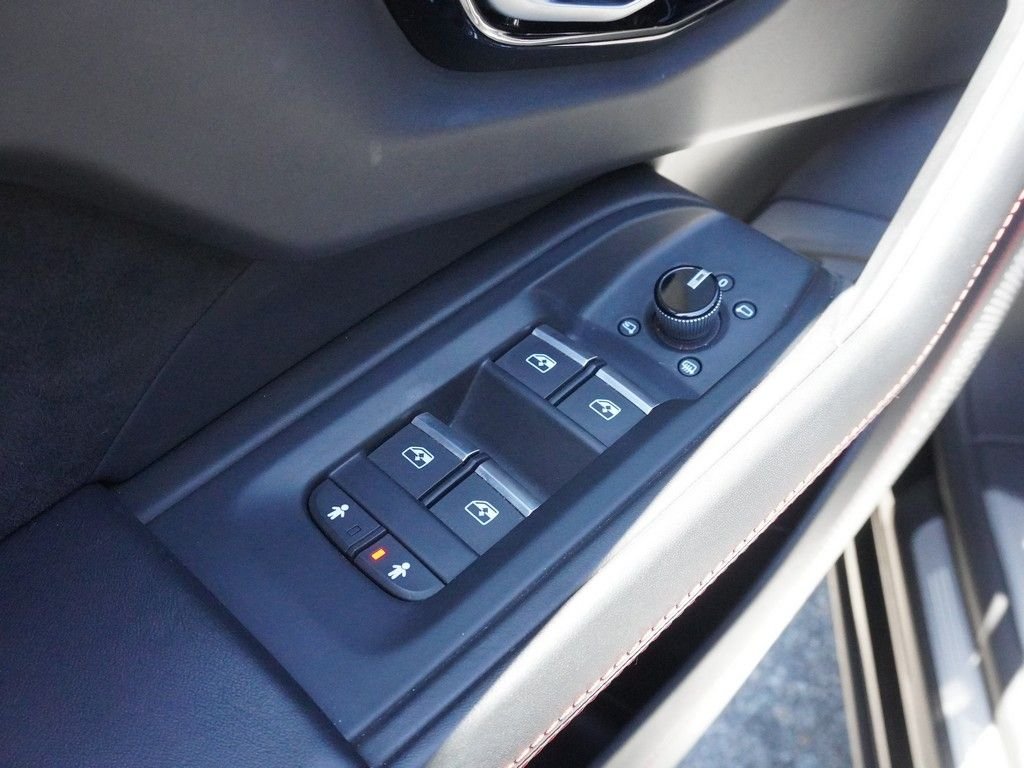 Used 2020 Black Lamborghini Base image 45