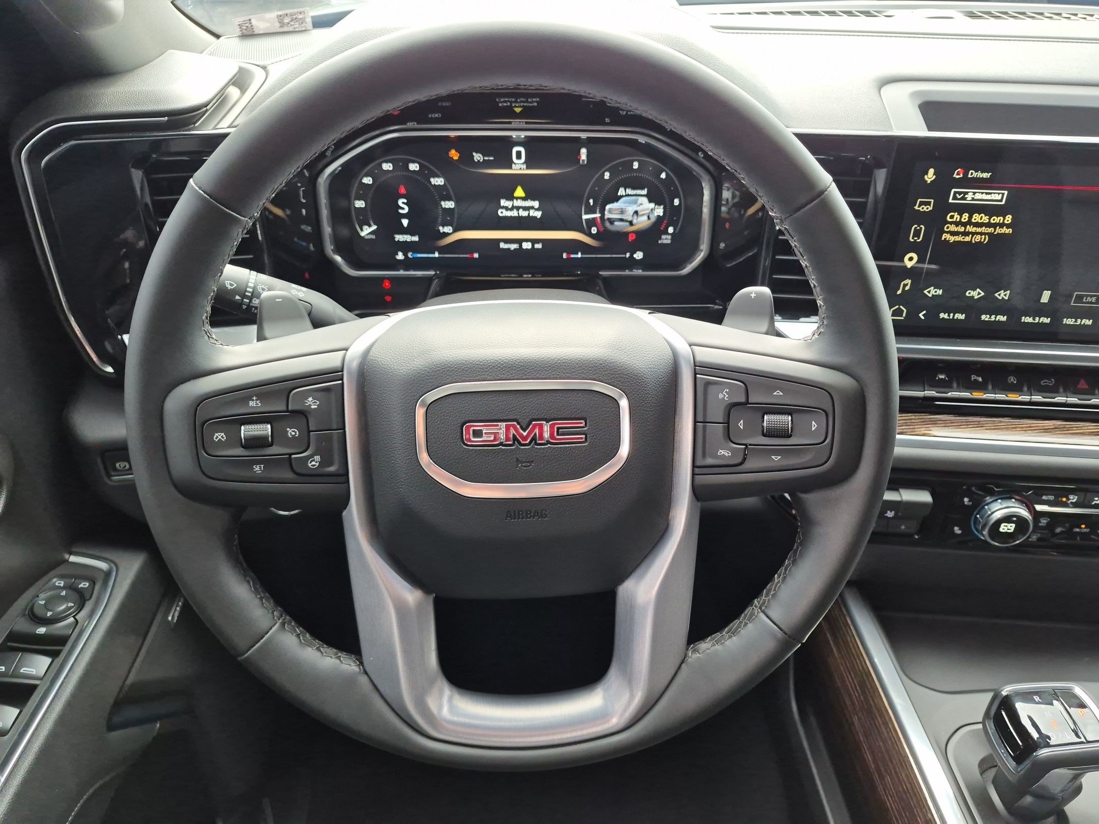 Used 2026 Onyx Black GMC Elevation image 17