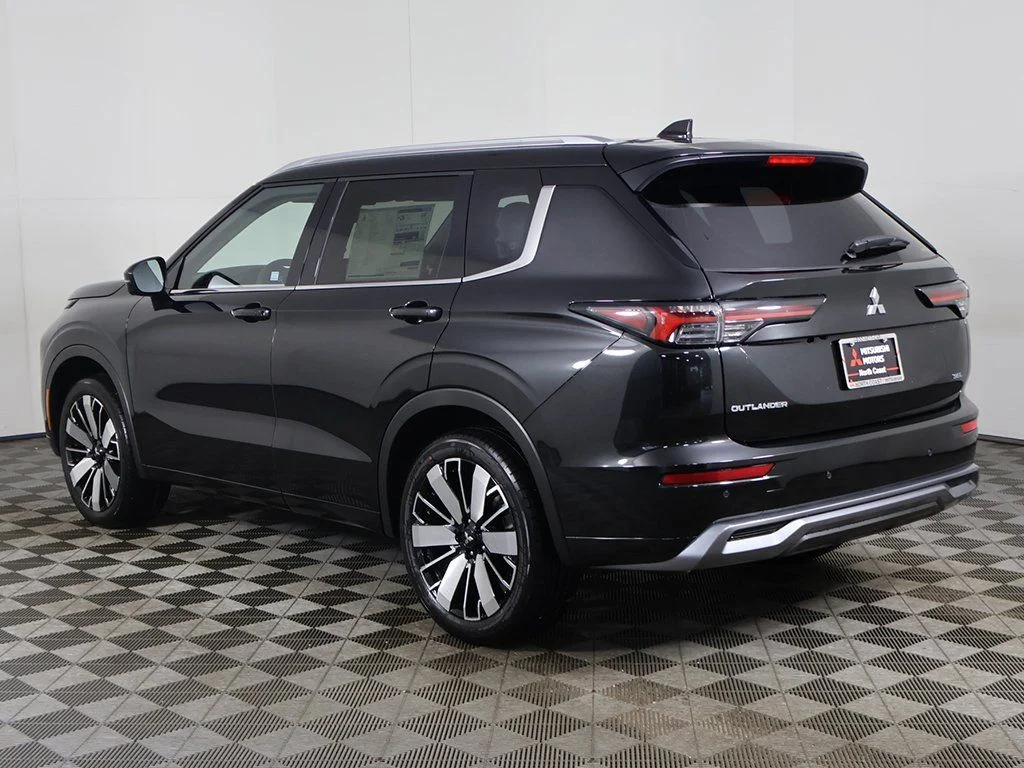 2025 Mitsubishi Outlander SEL - Photo 12