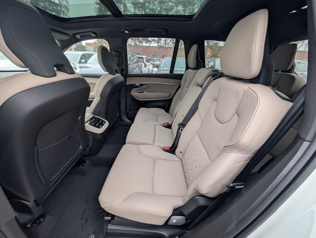 New 2026 White Volvo B6 Plus 7-Seater image 10