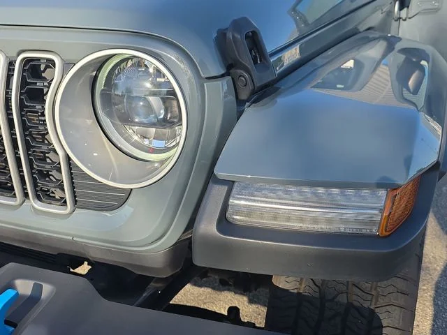 Used 2024 Gray Jeep Sahara 4xe image 30
