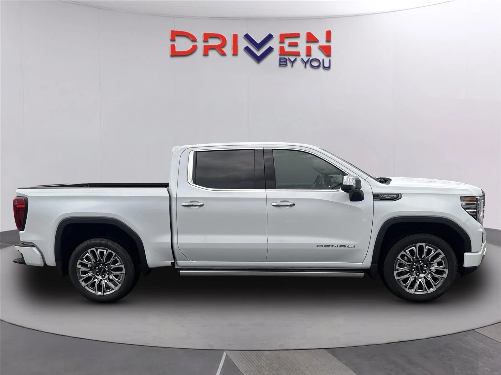 New 2026 Glacier White Tricoat GMC Denali Ultimate image 3