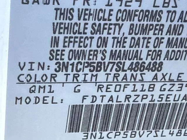 Used 2025 White Nissan S image 31