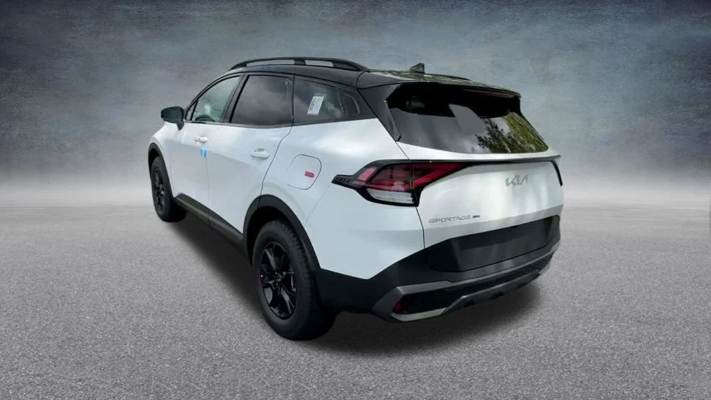 Used 2024 White Kia X-Pro Prestige image 18