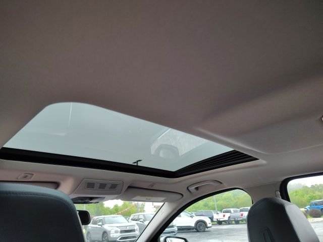 Used 2015 Silver BMW 528i xDrive image 28