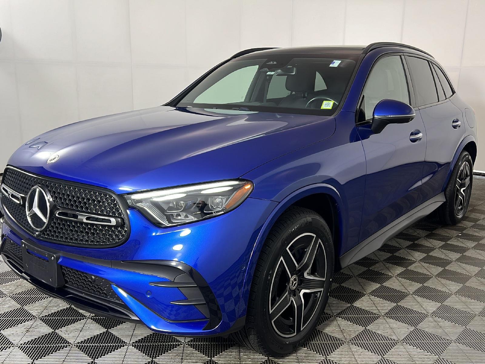 Used 2025 Starling Blue Metallic Mercedes-Benz GLC 350e image 25