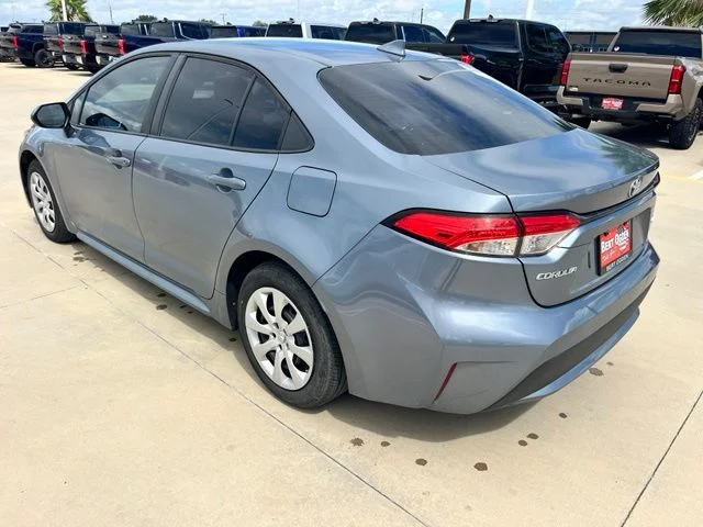 Used 2022  Toyota LE image 6