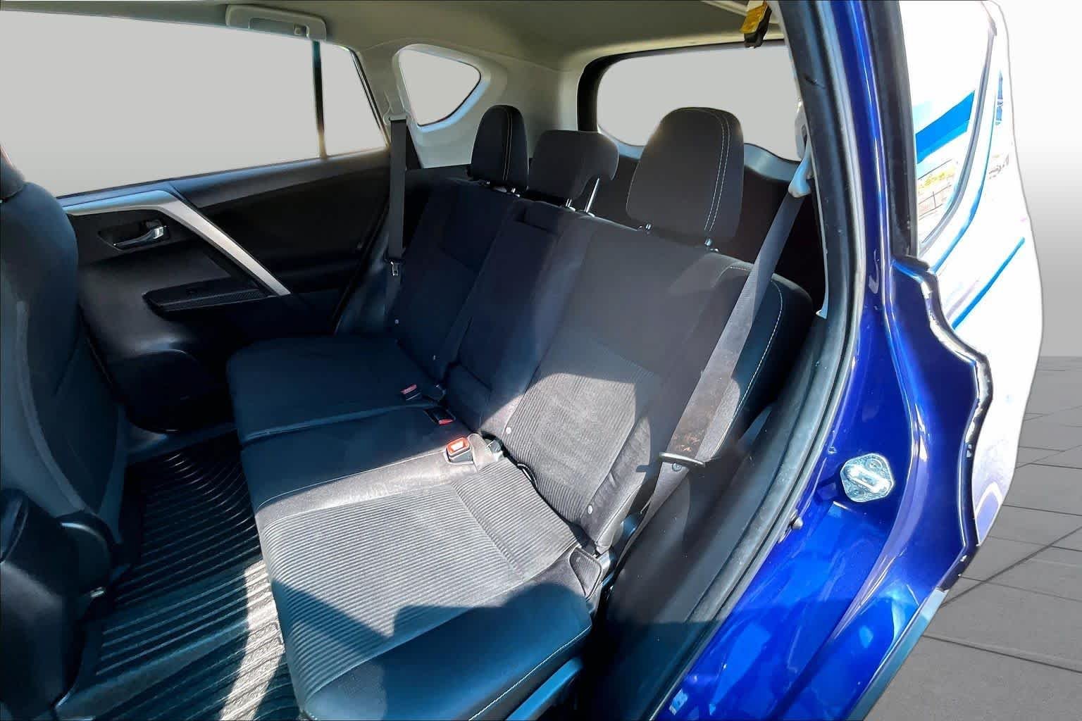 Used 2014 Blue Crush Metallic Toyota XLE image 20